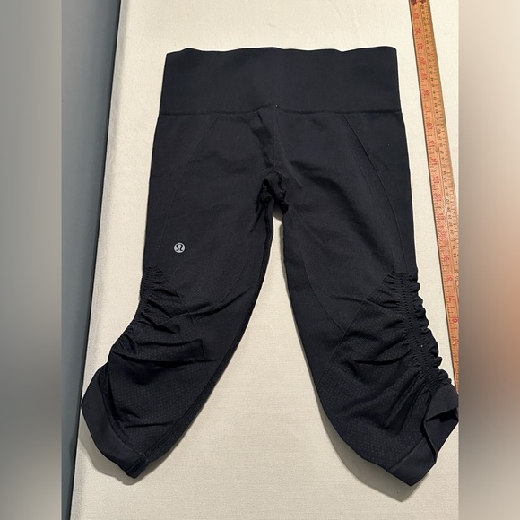 Pants - Lululemon Black Cropped Leggings